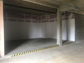 St Martins Walk, Dorking for lease Interior Photo- Image 2 of 6
