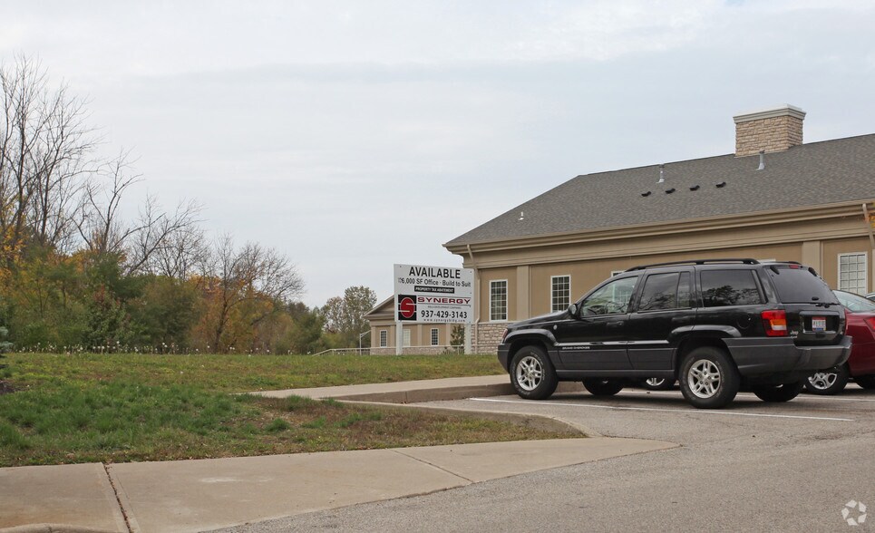 7095 Clyo Rd, Dayton, OH à vendre - Photo du bâtiment - Image 2 de 2