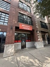 1455 N Ashland Ave, Chicago, IL à louer Photo intérieure- Image 1 de 12