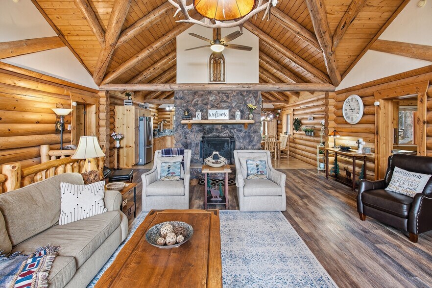 12458 CO-67, Cripple Creek, CO à vendre - Photo du bâtiment - Image 2 de 48