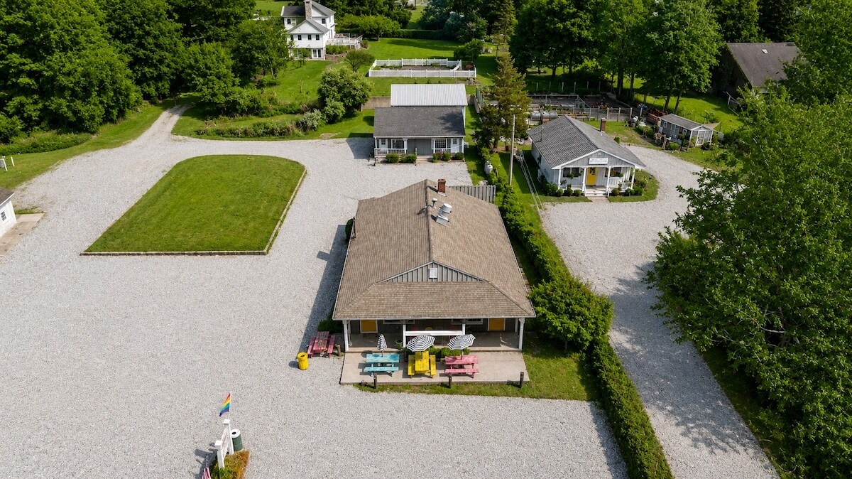 25 West Neck Rd, Shelter Island, NY à vendre Photo du bâtiment- Image 1 de 26