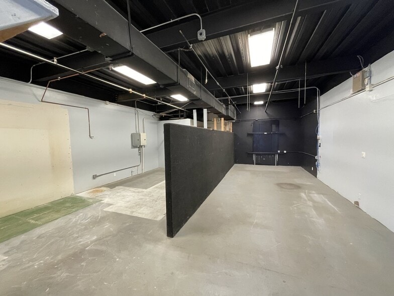 310 Ohukai Rd, Kihei, HI for sale - Interior Photo - Image 3 of 9