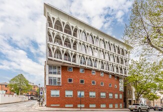 Plus de détails pour 62-64 Farringdon Rd, Londres - Commerce de détail à louer