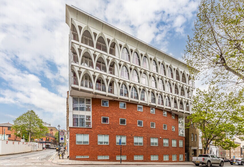 62-64 Farringdon Rd, Londres à louer - Photo du bâtiment - Image 1 de 4
