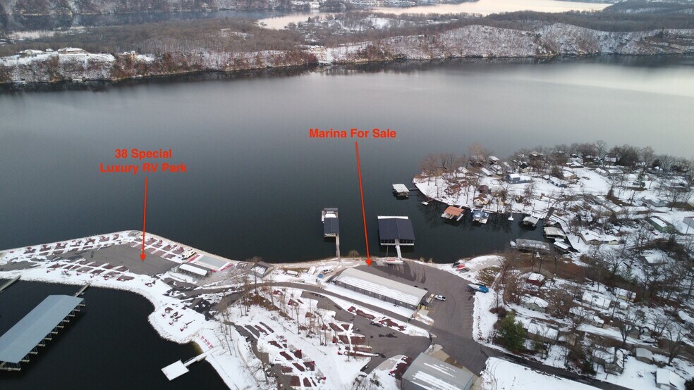 27 Lighthouse Marina Rd, Sunrise Beach, MO à vendre - Aérien - Image 3 de 60