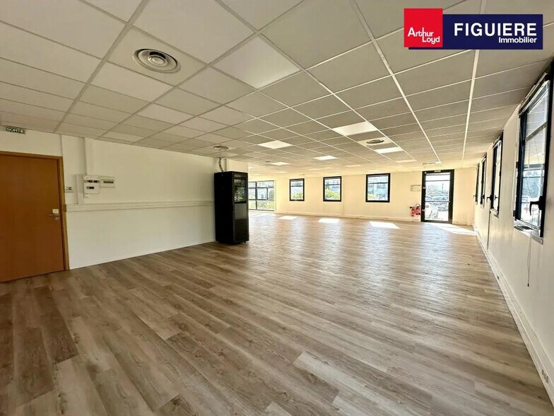 860 Rue René Descartes, Aix-en-Provence à louer - Photo intérieure - Image 3 de 18