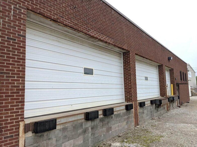 1051 E Garfield Ave, Decatur, IL for sale - Building Photo - Image 2 of 8