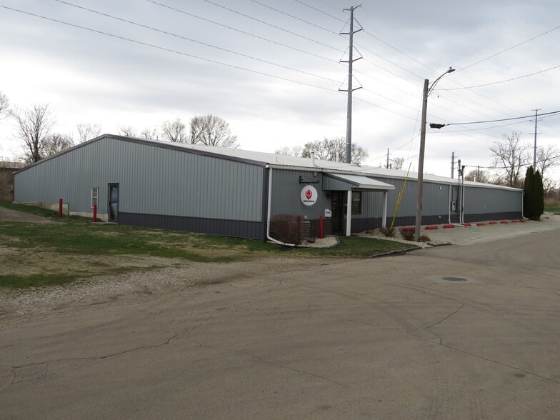 300 W Joliet St, Ottawa, IL for lease - Building Photo - Image 1 of 17