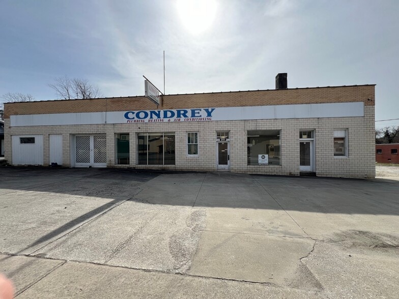 244 E Court St, Marion, NC for sale - Primary Photo - Image 1 of 12