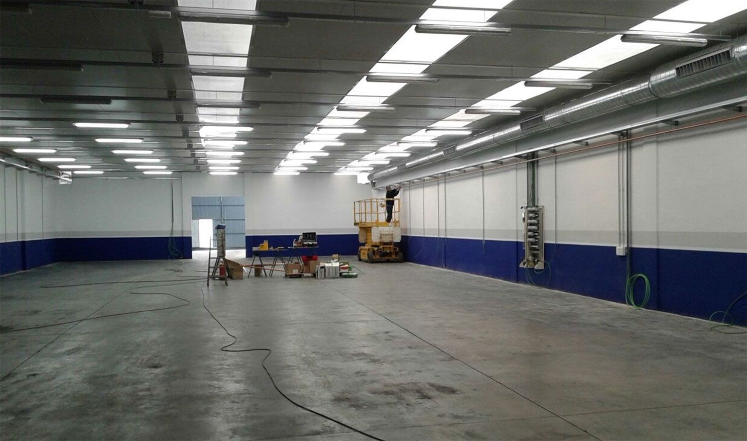 Industrial in Alcalá de Henares, Madrid for lease Primary Photo- Image 1 of 3