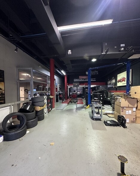 10200 NW 25th St, Doral, FL for lease - Interior Photo - Image 2 of 6