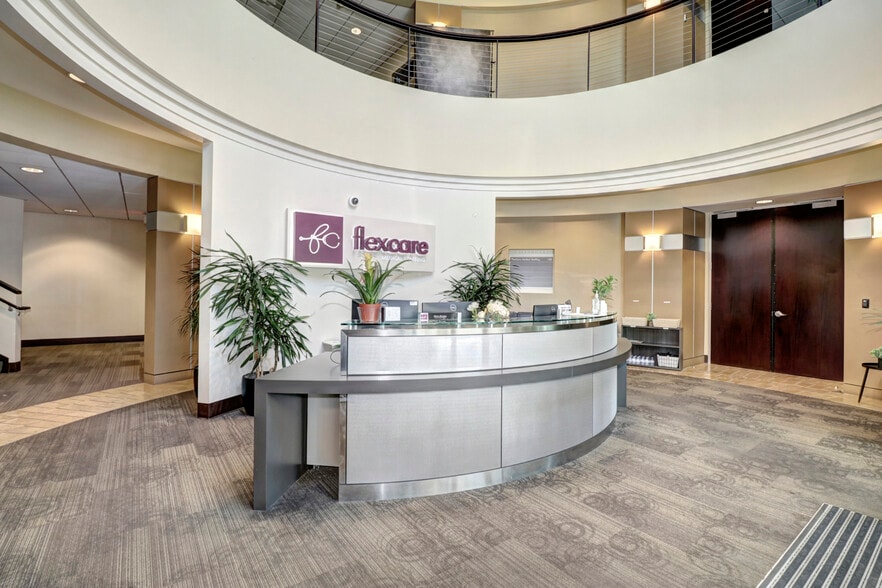 532 Gibson Dr, Roseville, CA for lease - Lobby - Image 2 of 7
