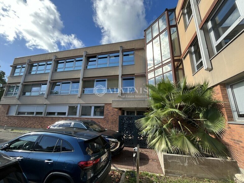 Office in Épinay-sur-Orge for lease - Building Photo - Image 1 of 12