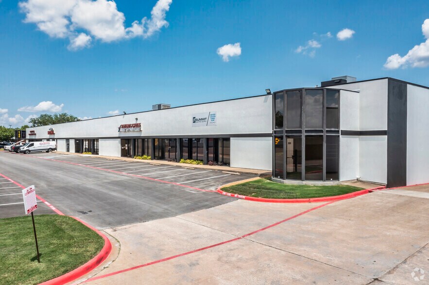1002 N Central Expy, Richardson, TX à louer - Photo du bâtiment - Image 1 de 8