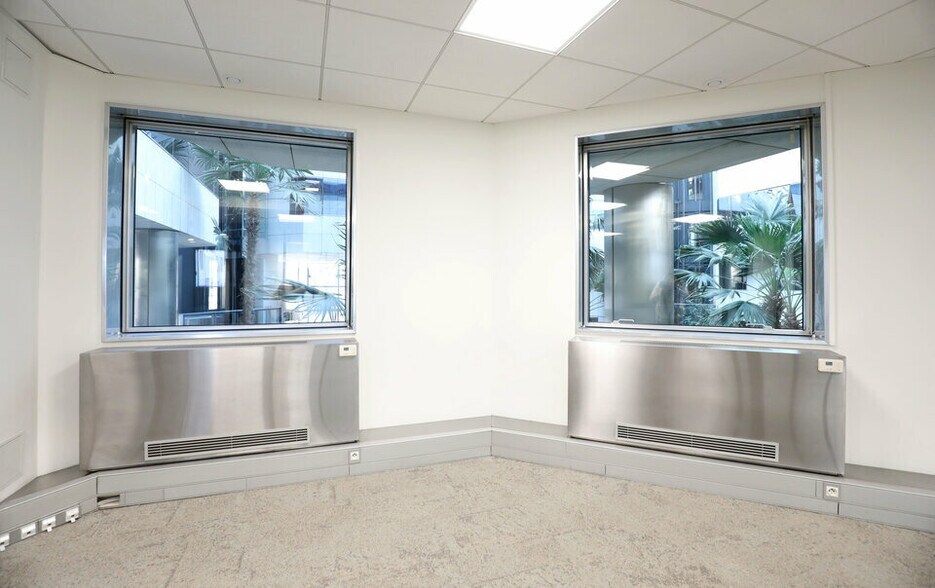 Office in Lyon for sale - Interior Photo - Image 2 of 14