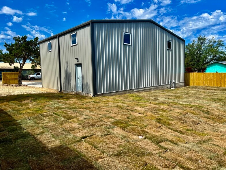 25102 Whitney Dr, Spicewood, TX for sale - Building Photo - Image 3 of 20