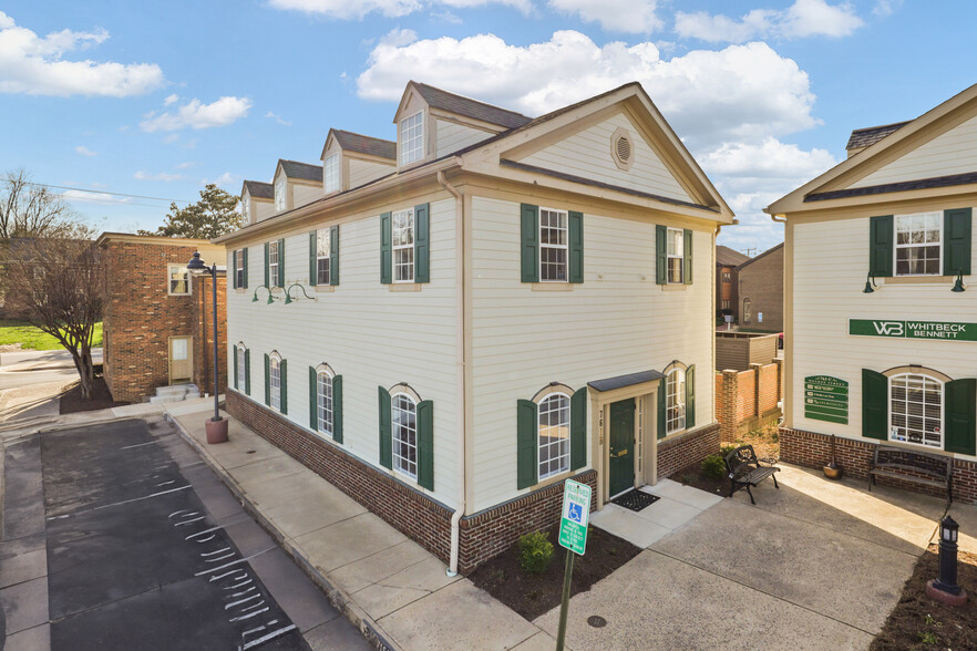 761B Monroe St, Herndon, VA for lease - Primary Photo - Image 1 of 28