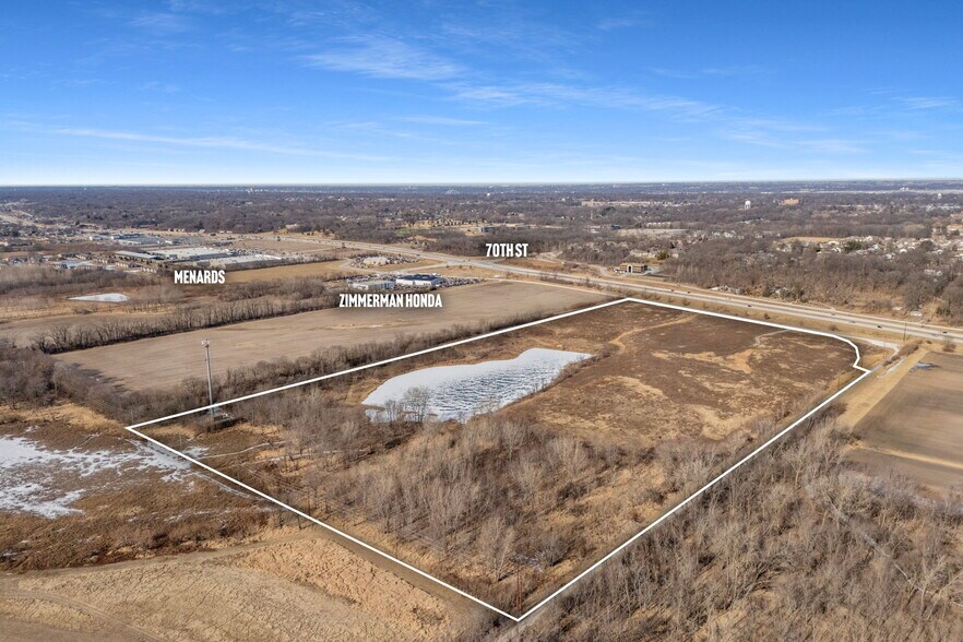7300 John Deere Rd, Moline, IL for sale - Building Photo - Image 3 of 11