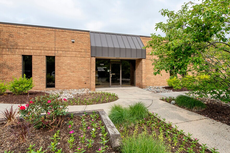 1200-1250 Eisenhower Pl, Ann Arbor, MI à louer - Photo du bâtiment - Image 3 de 3