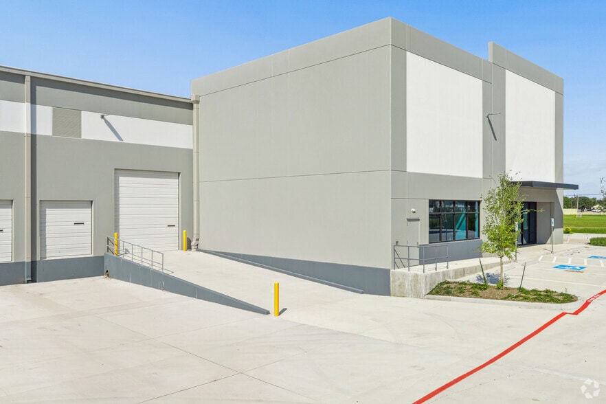 13527 Stafford Rd., Stafford, TX for lease - Building Photo - Image 2 of 9