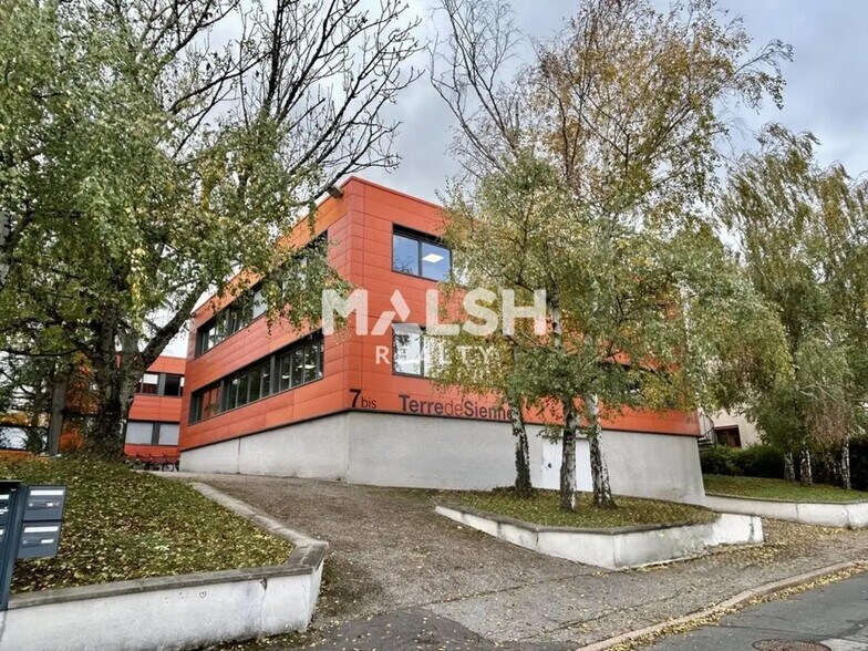 Bureau dans CHAMPAGNE-AU-MONT-D'OR à vendre - Photo du bâtiment - Image 1 de 11