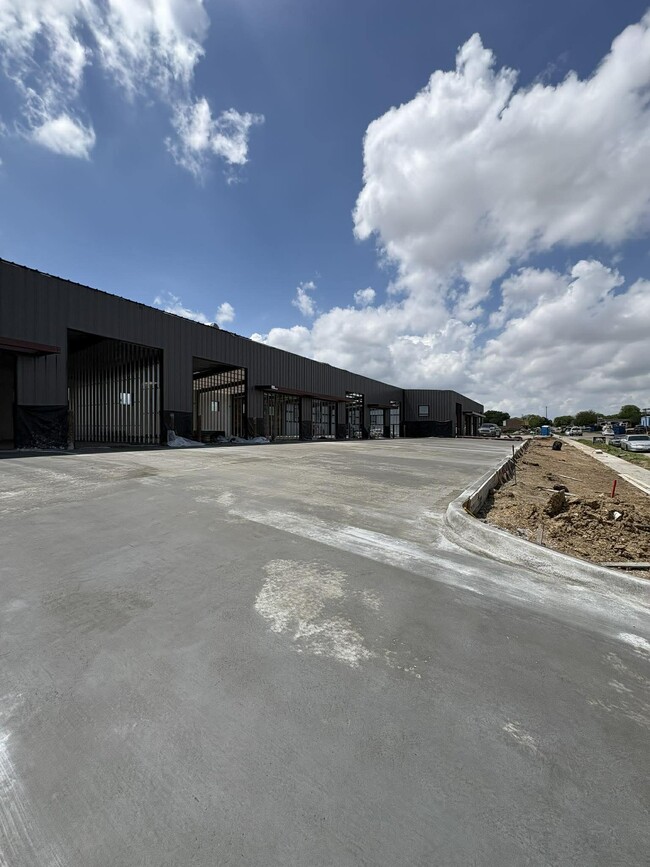 More details for 2357 Doreen St, Grand Prairie, TX - Industrial for Lease