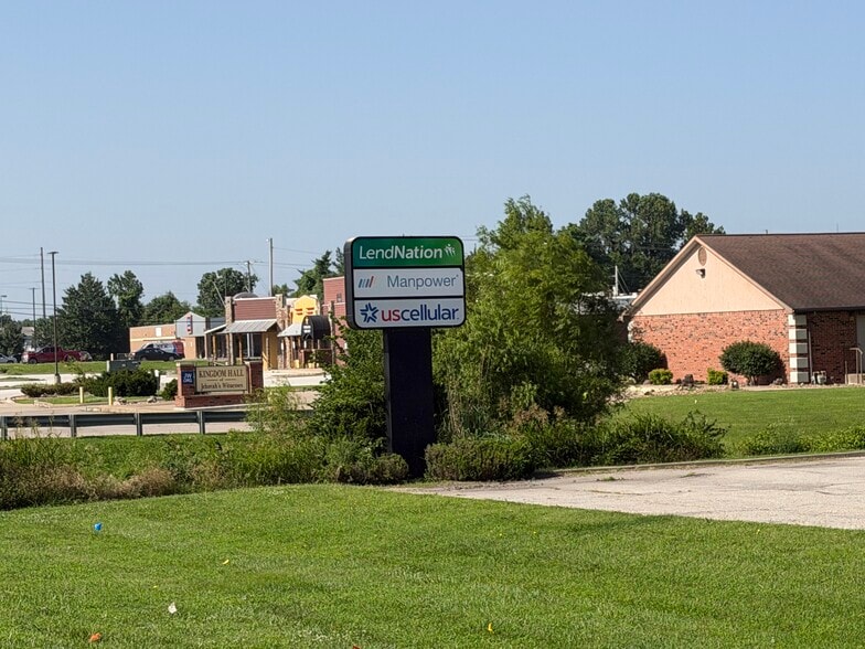 4007 Parkview Dr, Pittsburg, KS à louer - Photo du bâtiment - Image 3 de 7