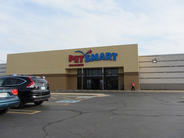 1300 John F. Kennedy Rd, Dubuque, IA for lease - Building Photo - Image 1 of 5