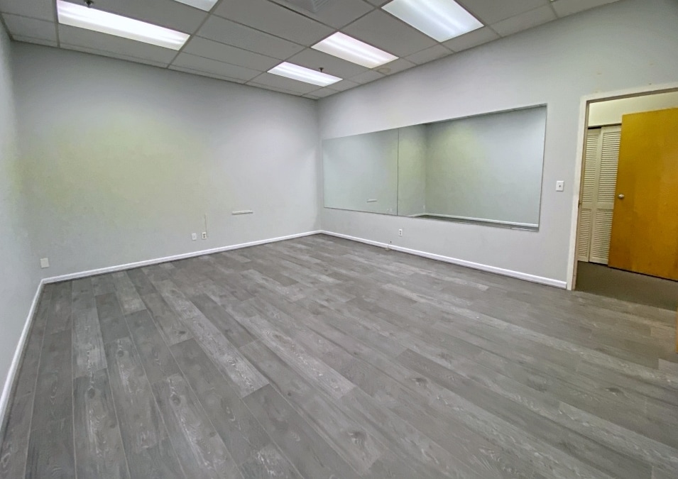 188 Main St, Wilmington, MA for lease Interior Photo- Image 1 of 11
