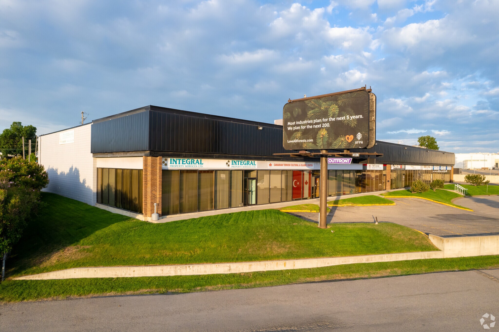 343 Forge Rd SE, Calgary, AB à vendre Photo principale- Image 1 de 1