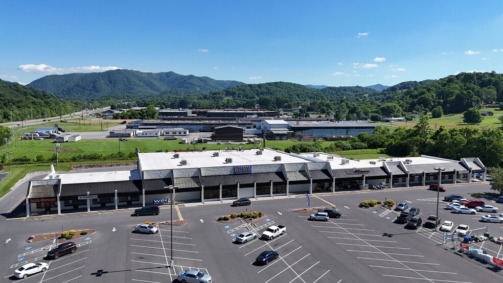 1705-1713 US Highway 19E, Johnson City, TN for lease - Building Photo - Image 1 of 12