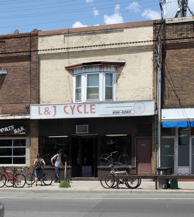 More details for 1144 Davenport Rd, Toronto, ON - Retail for Sale