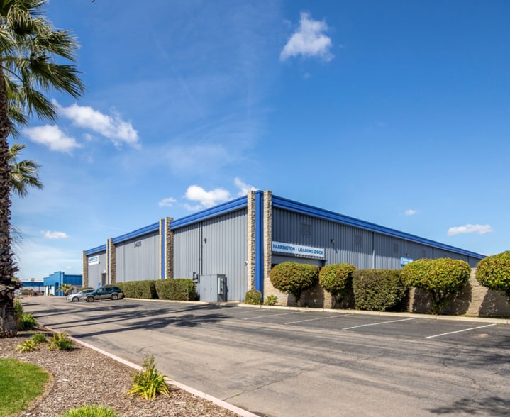 5425 E Home Ave, Fresno, CA for lease - Building Photo - Image 1 of 6
