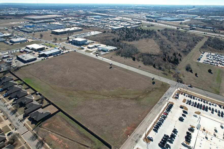 401 W Memorial Rd, Oklahoma City, OK for sale - Building Photo - Image 2 of 6