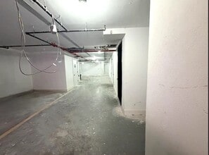 104 Frost St, Brooklyn, NY for lease Interior Photo- Image 2 of 4