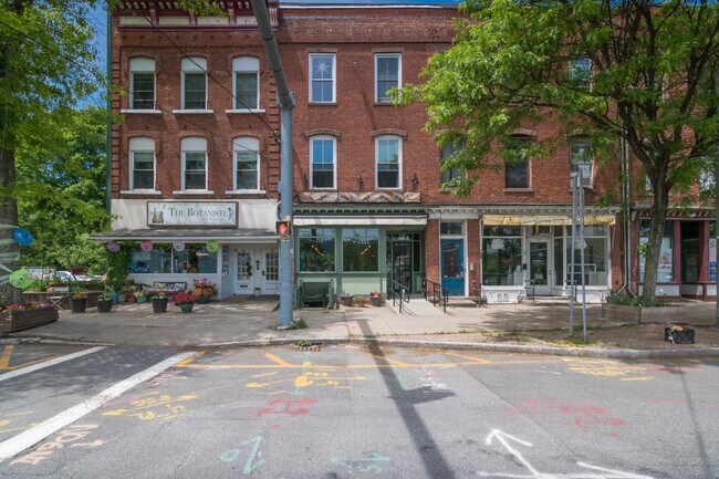 More details for 93-95 Main St, Easthampton, MA - Retail for Sale