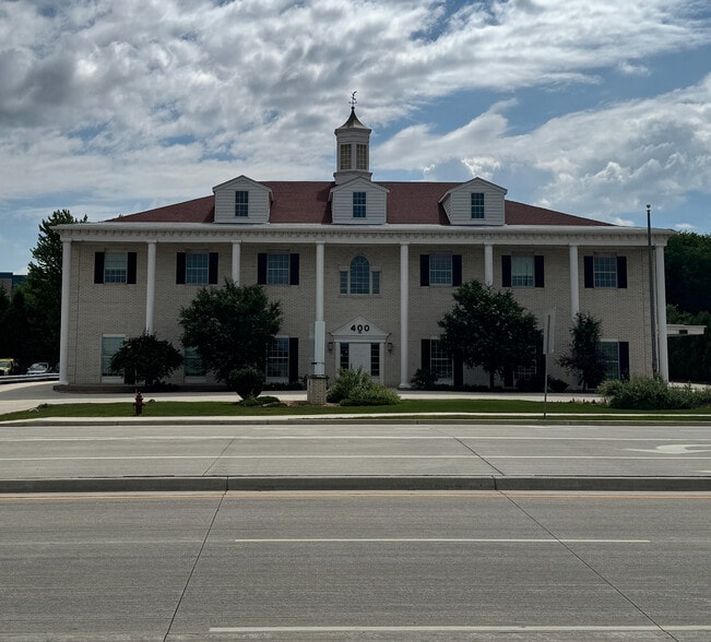 400 N Moorland Rd, Brookfield, WI for sale - Building Photo - Image 1 of 13