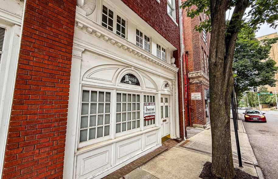 9-11 SW Franklin Rd, Roanoke, VA à vendre - Photo du bâtiment - Image 2 de 17