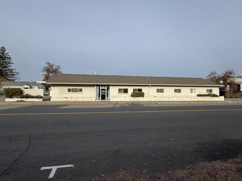 2110 Ferry St, Anderson, CA for lease - Building Photo - Image 3 of 9