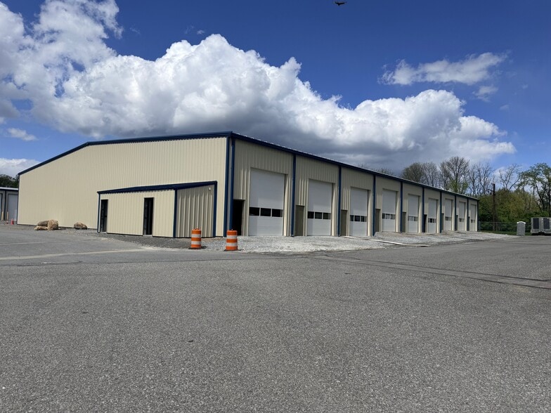 21 Hagerty Blvd, West Chester, PA for lease - Building Photo - Image 1 of 4