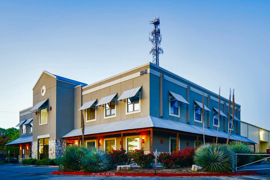 3841 Ranch Road 620 S, Austin, TX à louer - Photo du bâtiment - Image 3 de 22