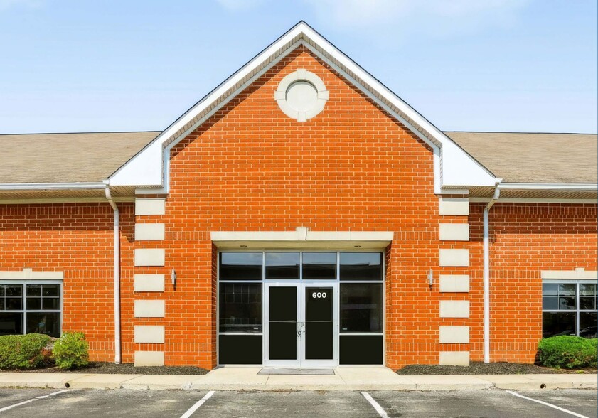 6905 E 96th St, Indianapolis, IN for lease - Building Photo - Image 1 of 2