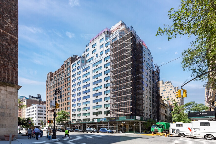 806 Madison Ave, New York, NY for lease - Building Photo - Image 1 of 5
