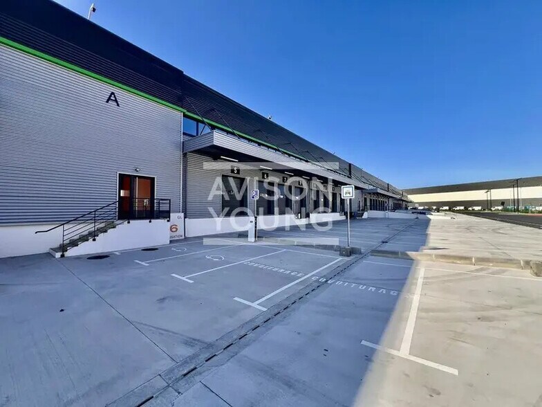 Industriel dans Aulnay-sous-Bois à louer - Photo du bâtiment - Image 3 de 14