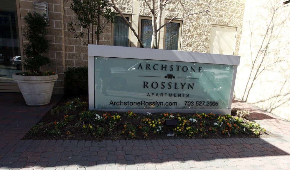 1800 N Oak St, Arlington, VA for lease - Building Photo - Image 2 of 91