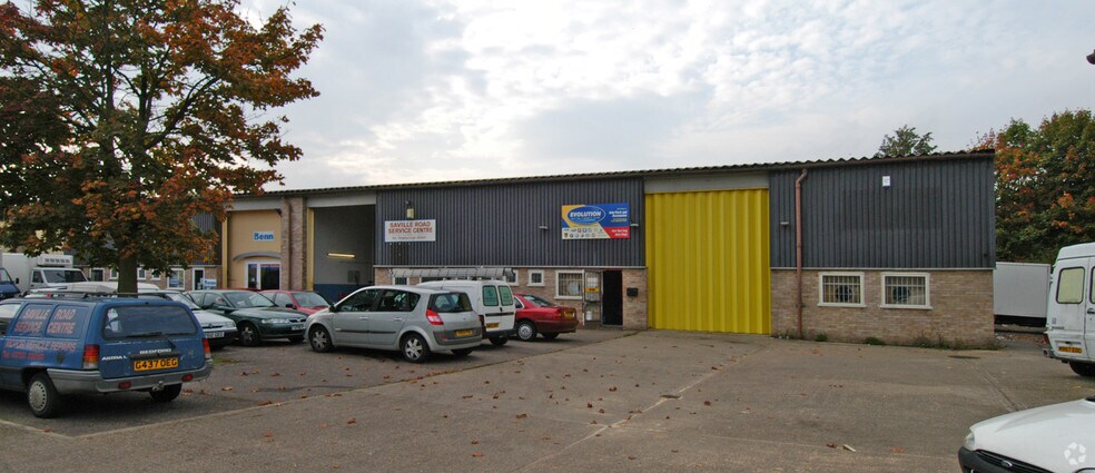 Saville Rd, Peterborough à louer - Photo du bâtiment - Image 2 de 4