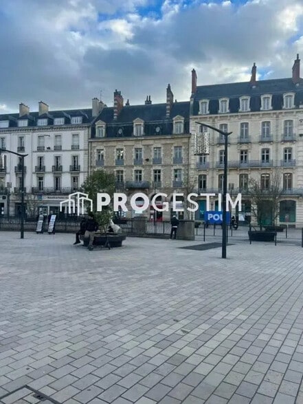 Office in Dijon for lease - Building Photo - Image 3 of 6