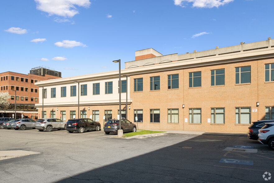 214 Alexander St, Rochester, NY à louer - Photo du bâtiment - Image 2 de 6