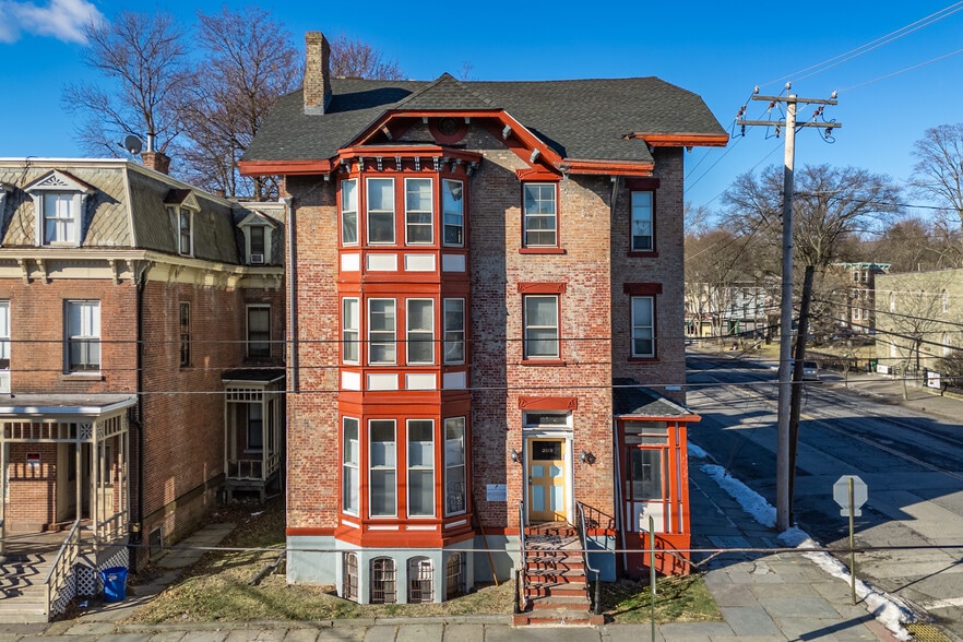 Historic Newburgh Multifamily Portfolio portfolio of 2 properties for sale on LoopNet.ca - Primary Photo - Image 2 of 8