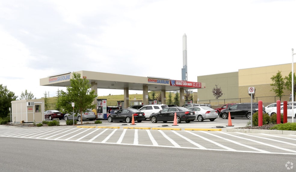 11588 Sarcee Trl NW, Calgary, AB for lease - Building Photo - Image 2 of 7